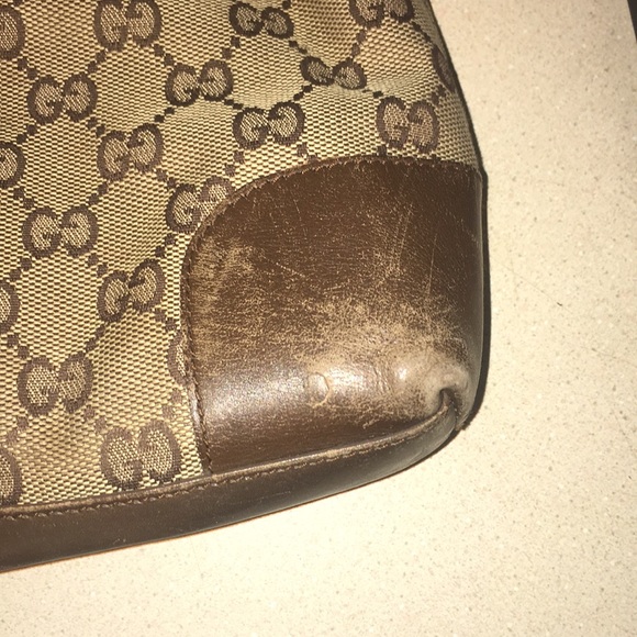Authentic Gucci GG Canvas Shoulder Bag - Picture 3 of 8